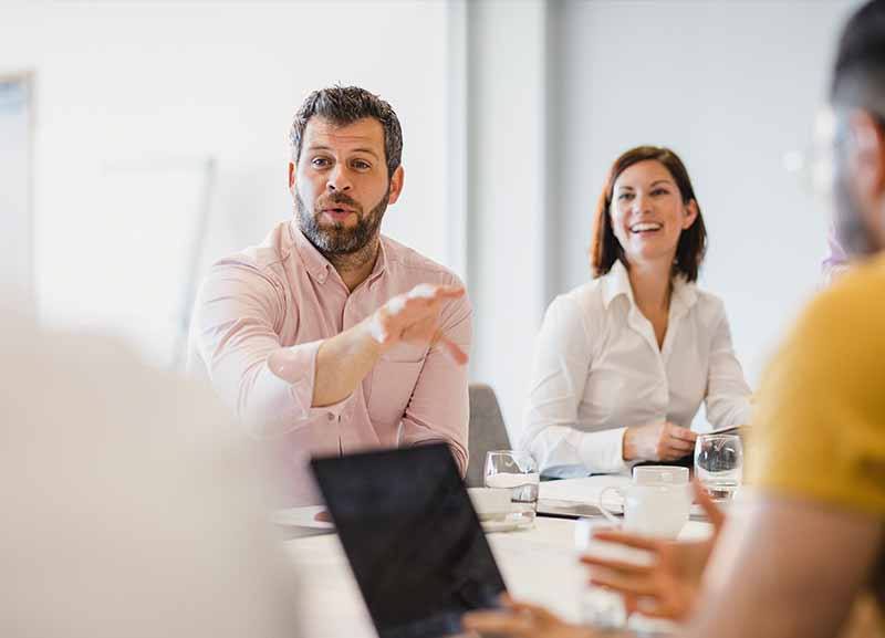 business_man_having_meeting_with_colleagues